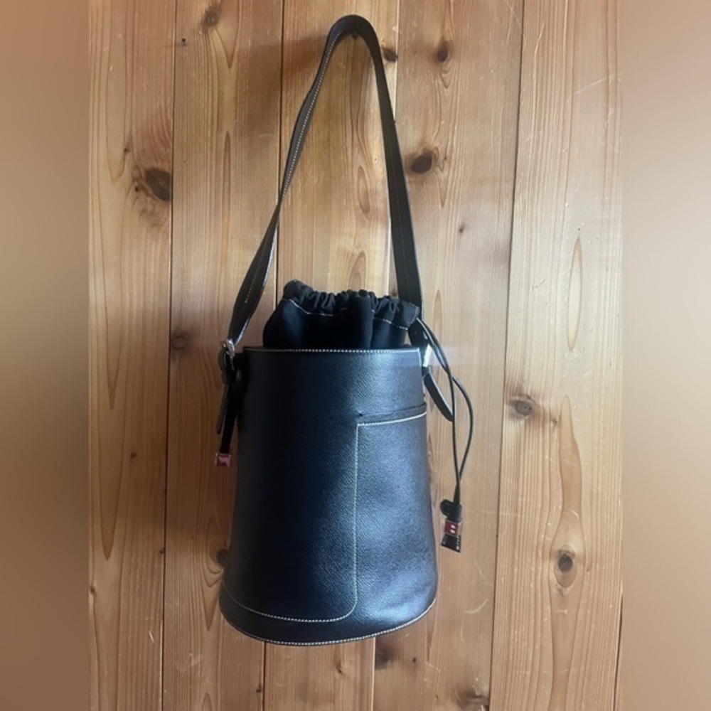 Bally Leather structured Bucket Bag